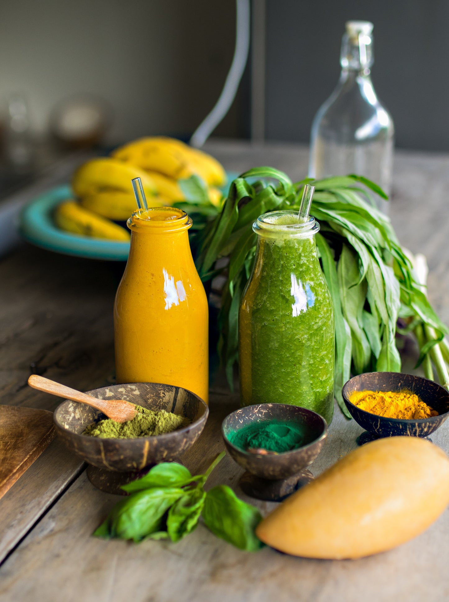 5-Minute Turmeric Green Smoothie Recipe